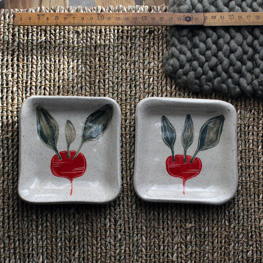 Poggiamestolo quadrato ravanello - Ceramiche di Stagione