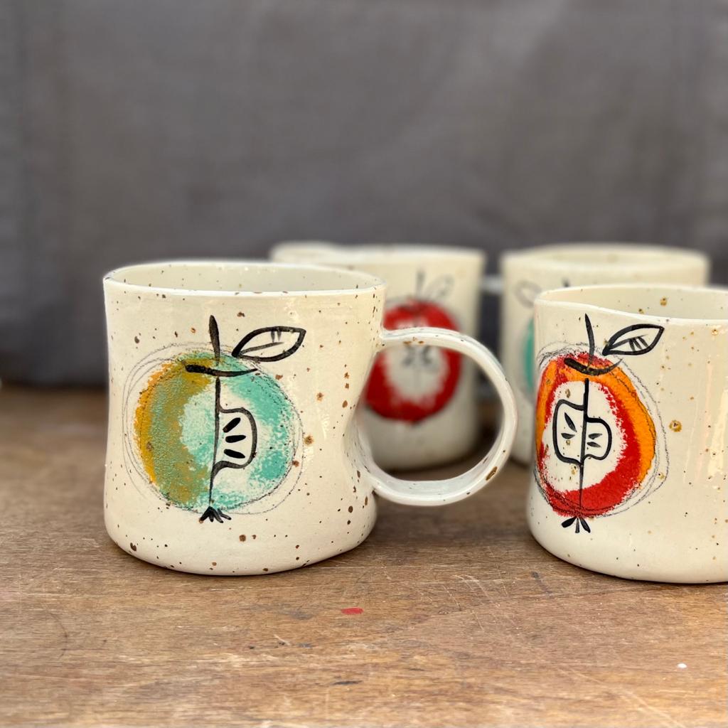 Tazzona mela con manico - Ceramica di Stagione