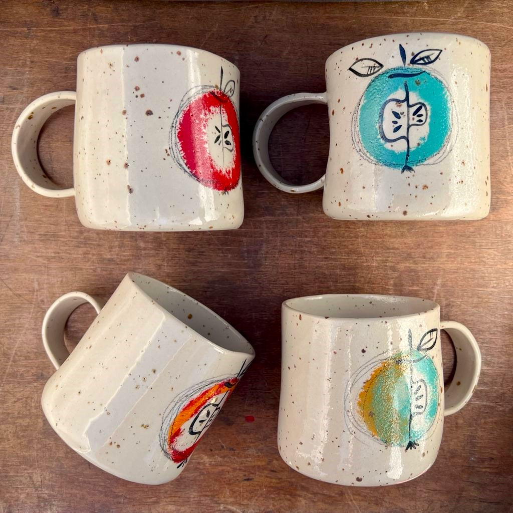 Tazzona mela con manico - Ceramica di Stagione